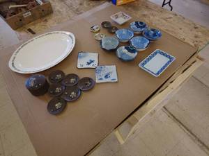 lot 354 image: Beautiful Japanese China & Vintage Pocket Mirrors