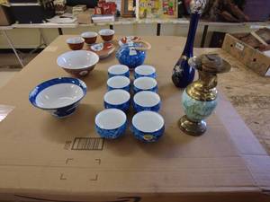 lot 355 image: Beautiful Japanese Teacups