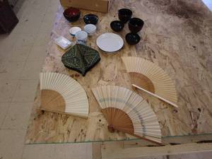 lot 357 image: Vintage Fans, Headpiece, Dishware
