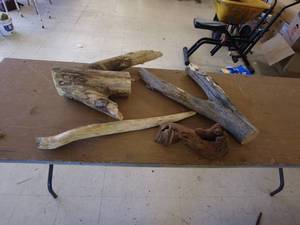 lot 359 image: variety of unique driftwood