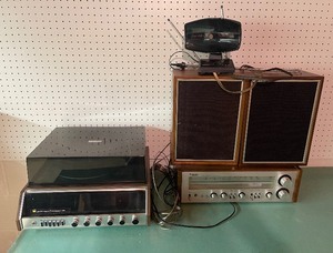 Vintage Motorola and Technics Stereos Speakers LOT