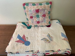 Vintage Quilt and Yo Yo Pillow
