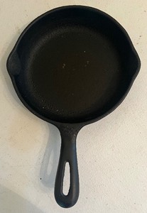 Cast Iron Frying Pan 7