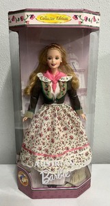 lot 4 image: Austrian Barbie Dolls of the World Collection 1998 NIB
