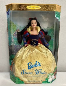 lot 17 image: Barbie as Snow White Childrens Collector Series NIB 1998 NIB
