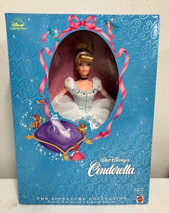 lot 52 image: Walt Disneys Cinderella The Signature Collection Fourth in a Series Limited Edition 1998
