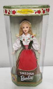 lot 11 image: Swedish Barbie NIB Dolls of the World Collection 1999 NIB