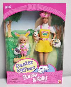 lot 71 image: Easter Egg Hunt Barbie and Kelly Special Edition Gift Set NIB