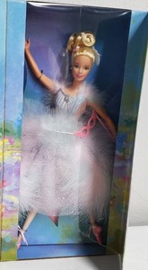 lot 100 image: Ballet Masquerade Barbie Act I Avon Exclusive