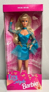 lot 150 image: City Style Barbie Special Edition NRFB 1995