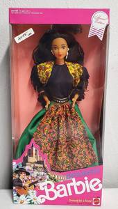 lot 207 image: 1991 Spanish Barbie SE Dolls of the World Colleciton NRFB