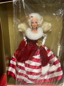 lot 211 image: The Winter Princess Collection Peppermint Princess 1994 NIB