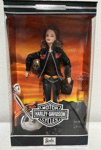 lot 218 image: 2000 Harley Davidson Motor Cycles Barbie Collectors Edtion NRFB