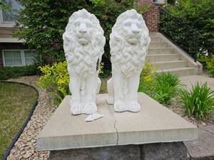 lot 16 image: (2) Regal Fiberglass  Plaster White Lion Statues