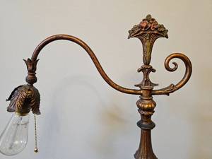 lot 21 image: Antique Victorian Bridge Lamp with Original Paint Floral Themed