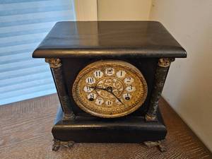 lot 26 image: Antique Chiming Mantle Clock - Working VIDEO