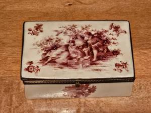 lot 42 image: Antique Porcelain & Brass Transferware Hinged Dresser Box Possibly Limoges