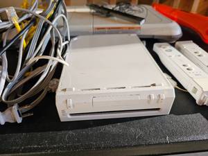 lot 85 image: Ninetendo WII Console System w Accessories and Games