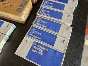lot 87 image: LARGE Group of New Old Stock Westinghouse Mini Light Bulbs Various Sizes (55 10 Packs)