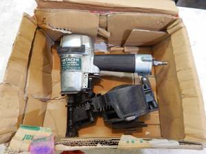 lot 22 image: Hitachi 1 and 34 in coil nailer