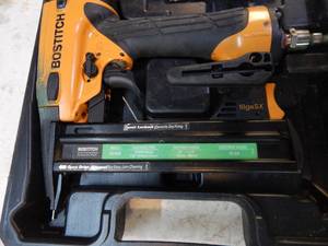 lot 37 image: Bostitch SX 1838 732 Crown stapler