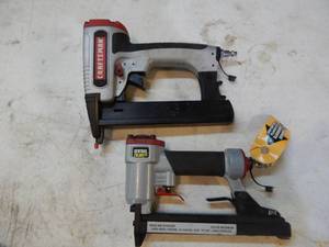 lot 44 image: Craftsman and Central pneumatics crown staplers