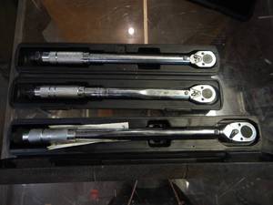 lot 49 image: Three foot pounds torque wrenches 2-38drive 1-12