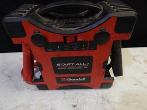 lot 65 image: Goodall start all 10,000 amp 12 volt jump pack works but no charger