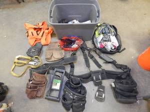 lot 71 image: Tool belts, respirators, safety glasses, more