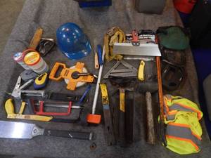 lot 72 image: Contractors Starter Kit