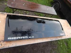 lot 75 image: Chevy, Gmc Pickup truck Tailgate 