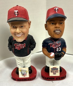 lot 110 image: Minnesota Twins Baseball Bobble Head Figurines