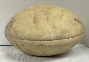 lot 128 image: Vintage Stuart Surridge Magnet Rugby Ball