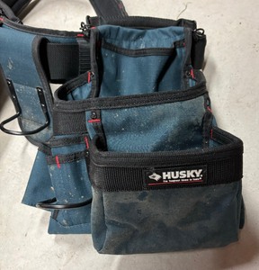 lot 129 image: Helpful Tool Belt by Husky