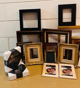 lot 153 image: Vintage Large Lot of Variety of Frames