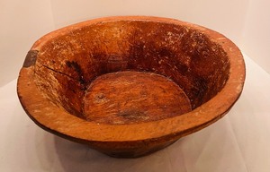 lot 158 image: Vintage Beautiful Hand Crafted Dark Wood Bowl