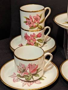 lot 16 image: Spode Floral Demitasse Set