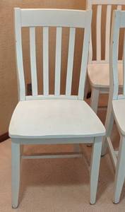 lot 19 image: Pottery Barn White Wood Dining Chair Set