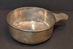 lot 30 image: Vintage Sterling Silver Porringer