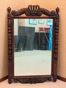 lot 35 image: Beautiful Vintage Mahogany Carved Wood Wall Mirror