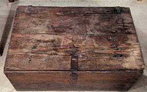 lot 61A image: Large Vintage Wood Trunk