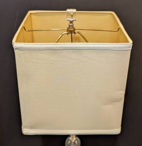 lot 74A image: Clear Stacked Glass Ball Table Lamp