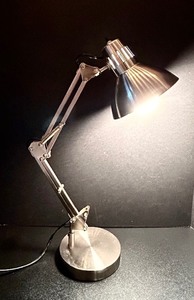 lot 74 image: Silver Metal Adjustable Desk Lamp