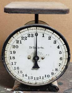 lot 121A image: Antique Scale by Hanson Bros, Chicago, USA - 24 Lbs by Oz