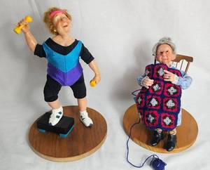 lot 22 image: Nanas Family Aunt Clara #197007 and Fern #199023 Dolls by Richard Simmons