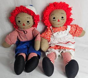 lot 35 image: Vintage Raggedy Ann and Andy Doll - 24 tall