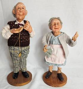lot 18 image: Nanas Family Norman #197004 and Matty #199012 Dolls by Richard Simmons