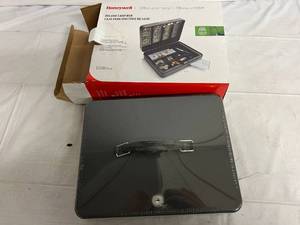 Honeywell Deluxe Cash Box