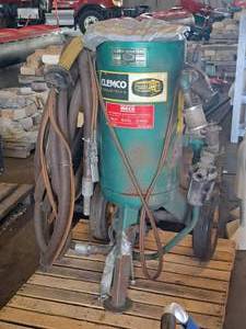 lot 8 image: Clemco Industries 300-gallon Abrasive Blast Machine 1648