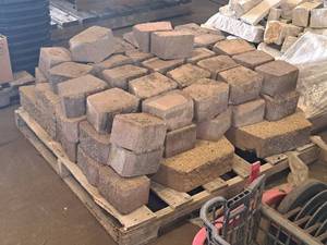 lot 21 image: Lot of (1 Pallet) Assorted Paver Bricks